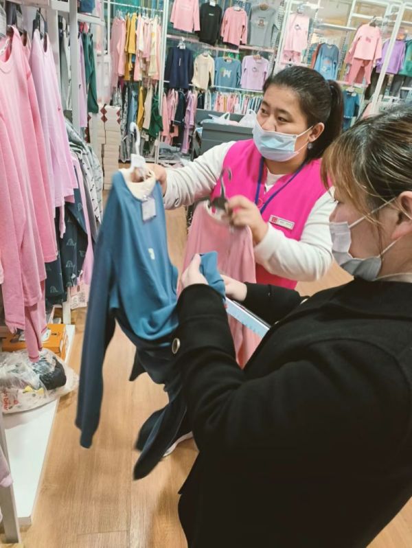 【新時代商廈寶龍店】企業(yè)文化踐行者（1）想顧客之所想，急顧客之所急